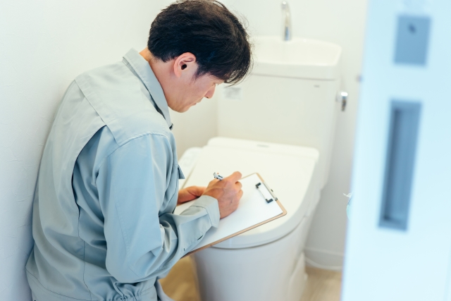 業者への依頼が必要なトイレの水漏れとは?
