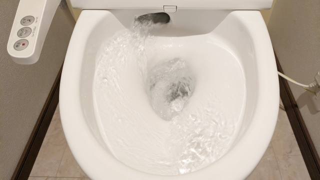 タンクレストイレでは水圧が足りなくなることも…。