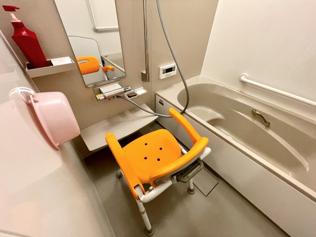 ユニットバスはバリアフリー化しやすいというメリットがあります