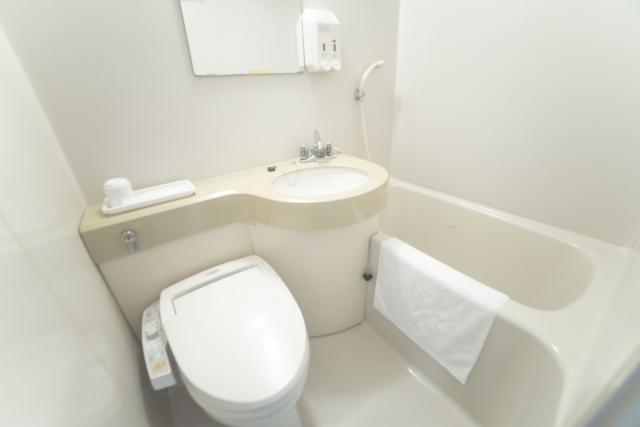 3点ユニットバスは浴槽・洗面台・トイレが一体化されたタイプです