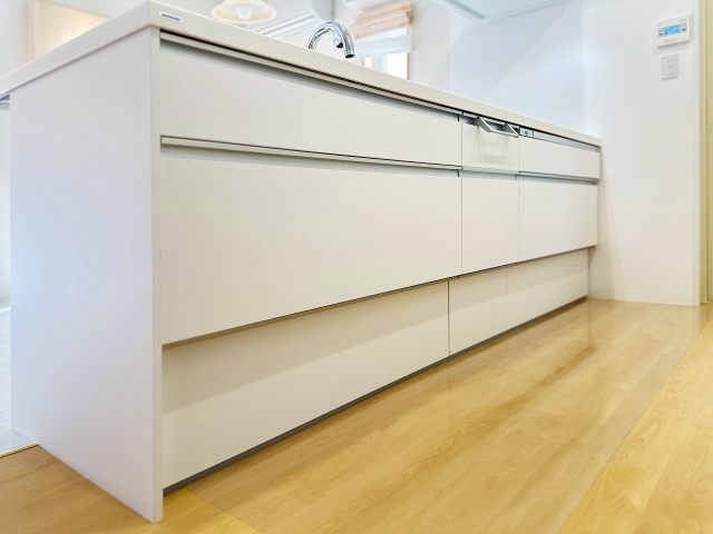 キッチンの収納は「出しやすく」「しまいやすい」ことを意識して設計するのがポイント！