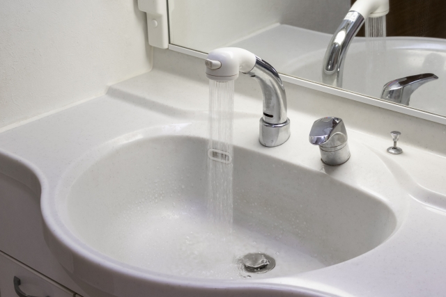 洗面台乱雑に使うと長持ちしません！