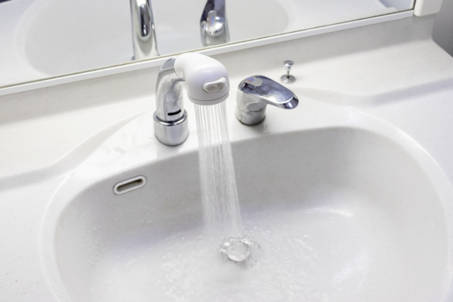 なぜ洗面台はすぐ汚れるのか