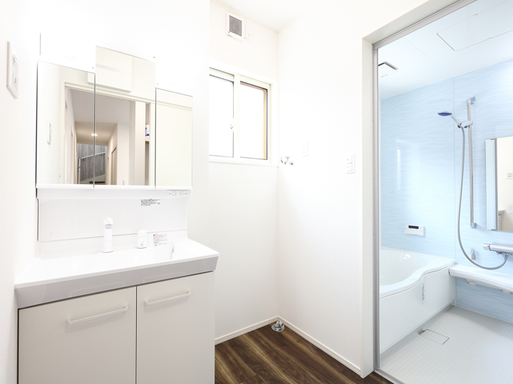 900mmの洗面台へのリフォームもミズマワリフォームにお任せください！