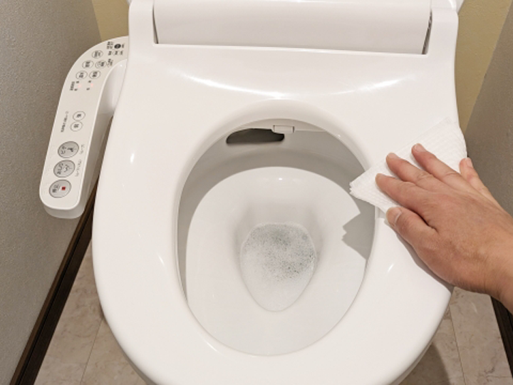 トイレ掃除で「水に流せるタイプ」の掃除シートを使っている場合は要注意！？