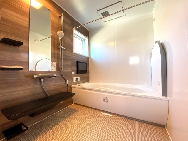 浴槽の素材選びで迷ったら、まずはミズマワリフォームにご相談ください！