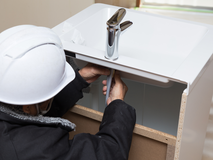 洗面台リフォームの様子