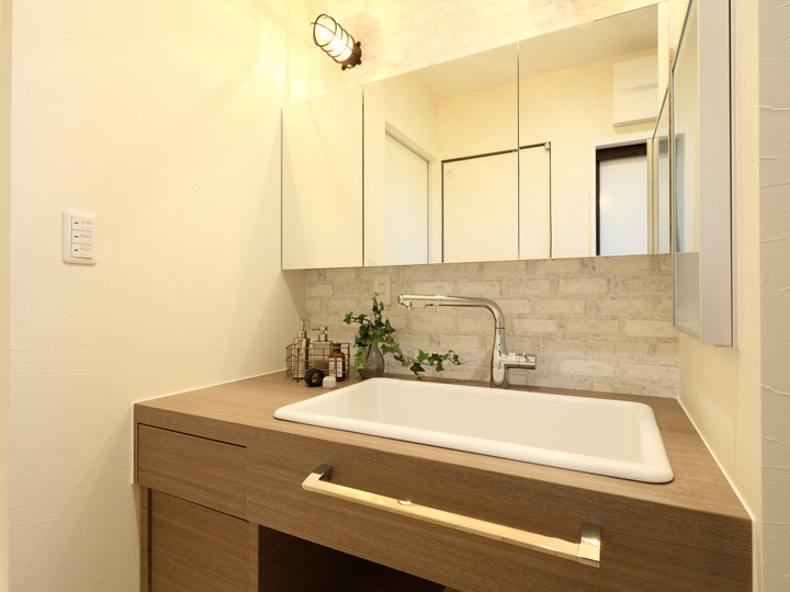 洗面所の壁のリフォームもミズマワリフォームにお任せください！