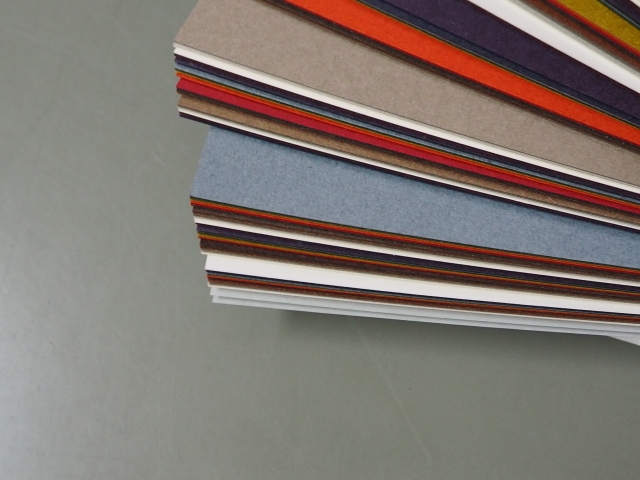 洗面所をおしゃれに、そして快適に感じさせるためには、壁紙の「色選び」が非常に重要です！