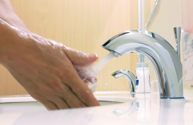 洗面所の水跳ね問題もミズマワリフォームにお任せください！