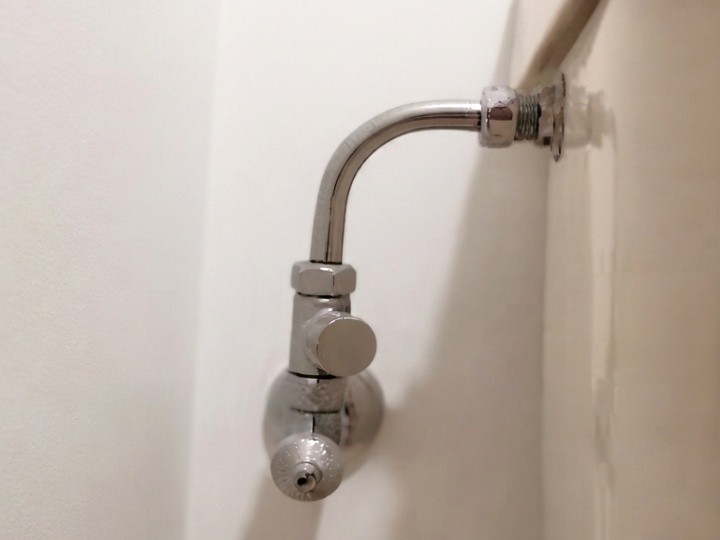 止水栓が閉まっていないか確認する